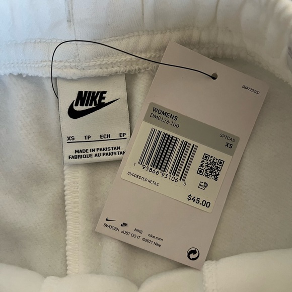 long nike shorts - Picture 2 of 4